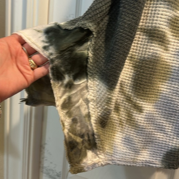 XCVI Tie Dye Oversized V-Neck Waffle Knit Tunic Top L Boho - Picture 5 of 7